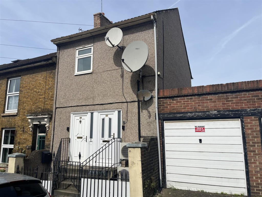 Lot: 168 - MID-TERRACE HOUSE FOR IMPROVEMENT - Front image of property